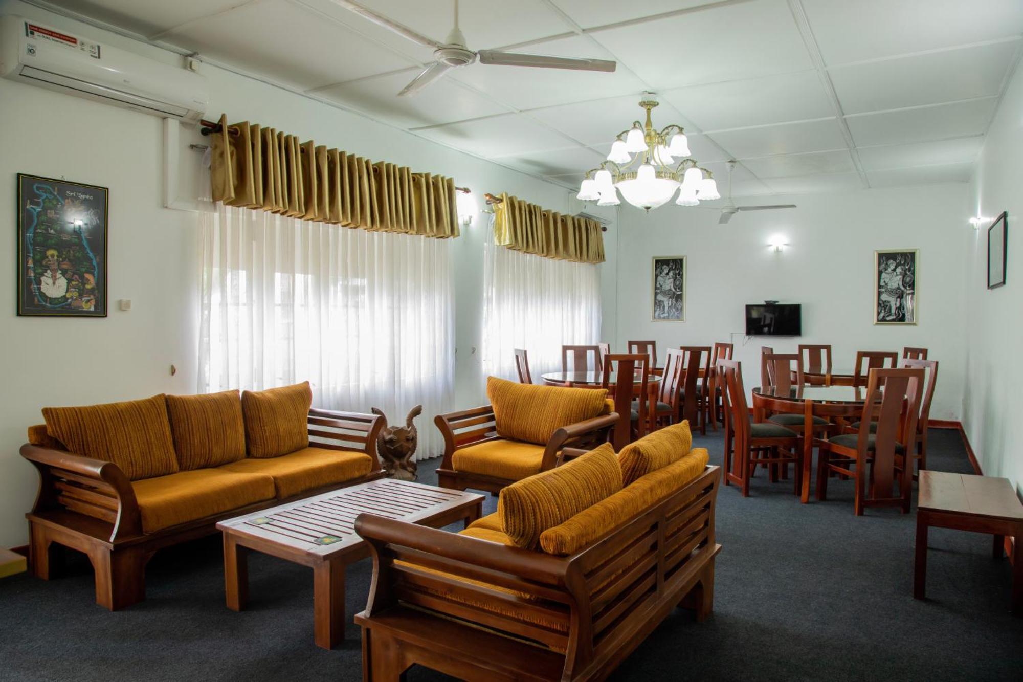 Funk Bunks - By The Lake Kandy Bagian luar foto