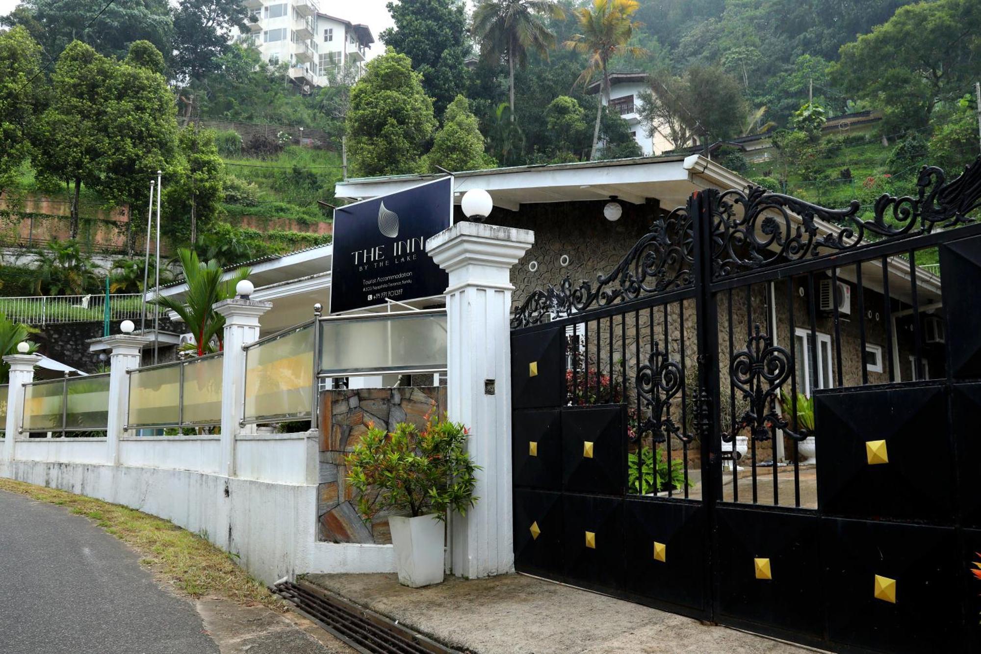 Funk Bunks - By The Lake Kandy Bagian luar foto